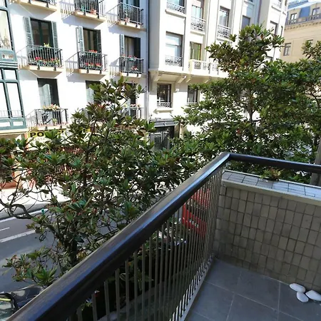 Modern & Spacious Near La Concha Bay 圣塞瓦斯蒂安