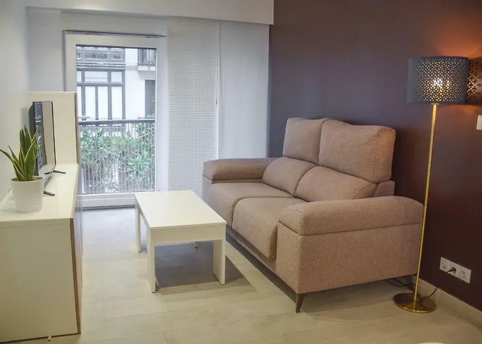 Modern & Spacious Near La Concha Bay Apartment *