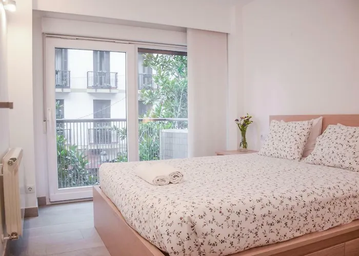 Modern & Spacious Near La Concha Bay