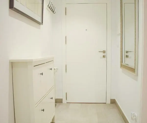 Modern & Spacious Near La Concha Bay